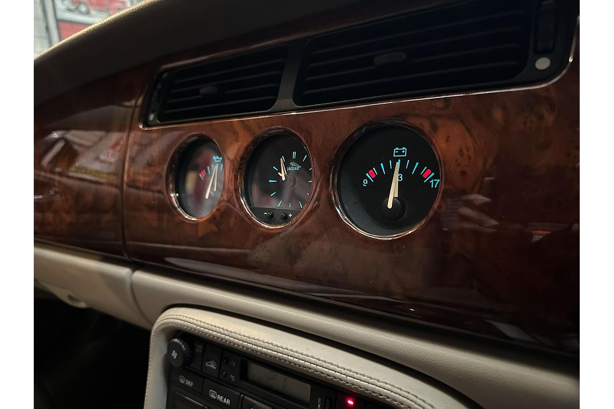 1998 Jaguar XK8 Sport