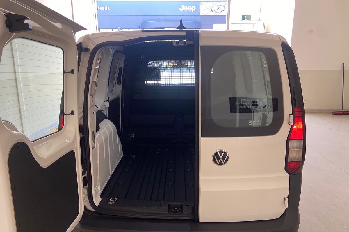 2024 Volkswagen Caddy TDI320 5