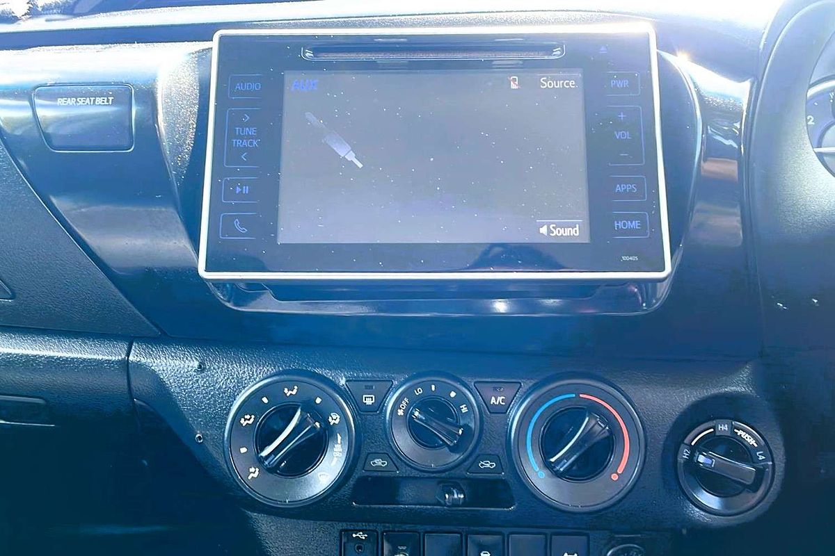 2016 Toyota Hilux SR GUN126R 4X4