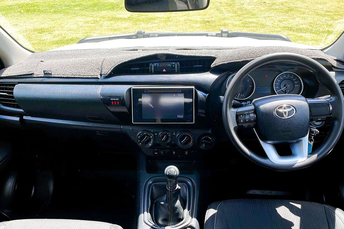 2016 Toyota Hilux SR GUN126R 4X4