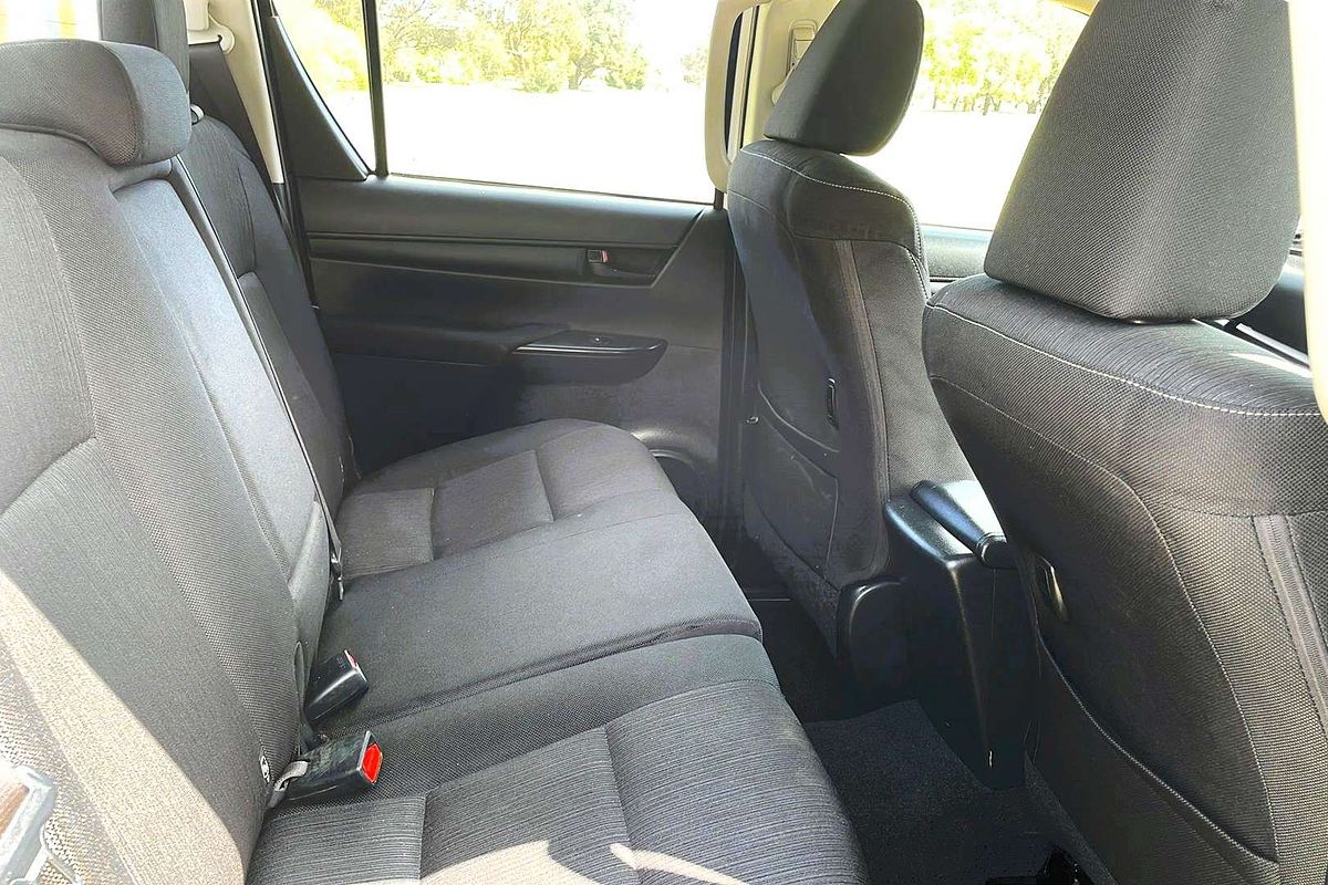 2016 Toyota Hilux SR GUN126R 4X4
