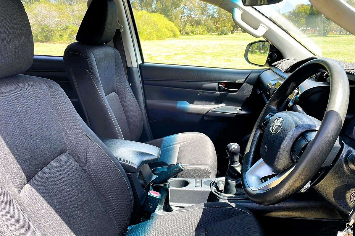 2016 Toyota Hilux SR GUN126R 4X4