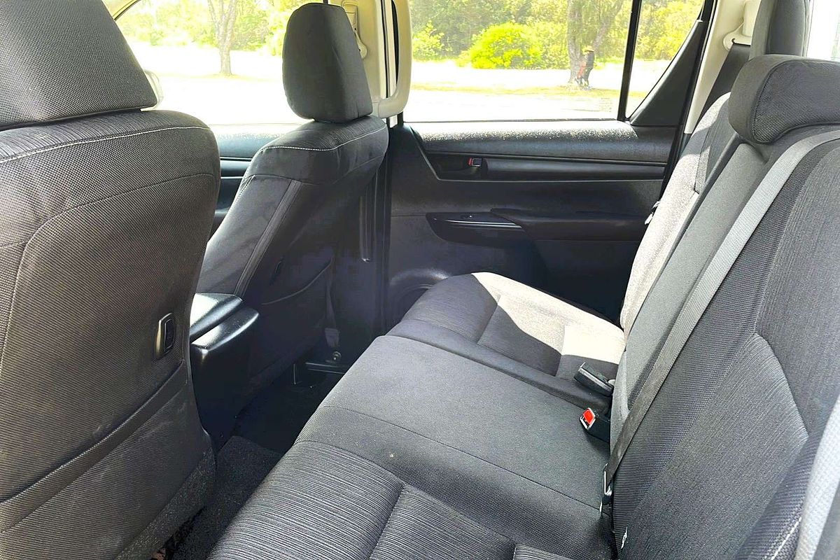 2016 Toyota Hilux SR GUN126R 4X4