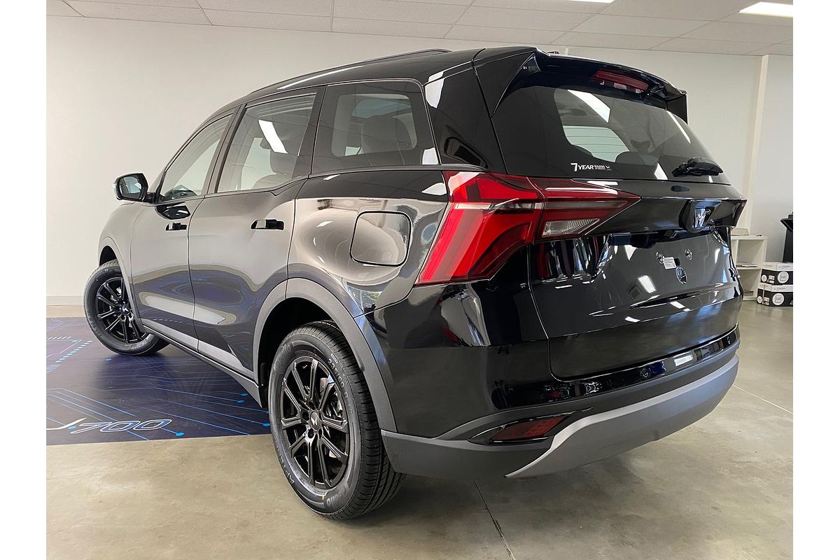 2024 Mahindra XUV700 AX7L Black Edition