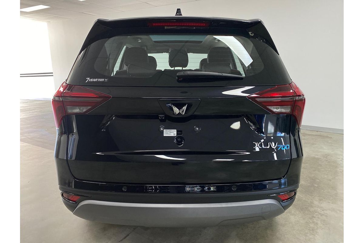 2024 Mahindra XUV700 AX7L Black Edition