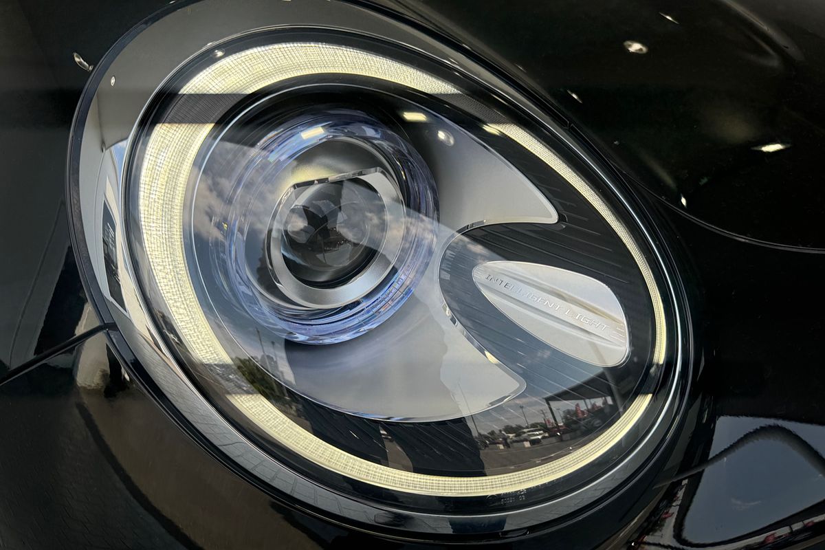 2024 GWM Ora Standard Range ES11