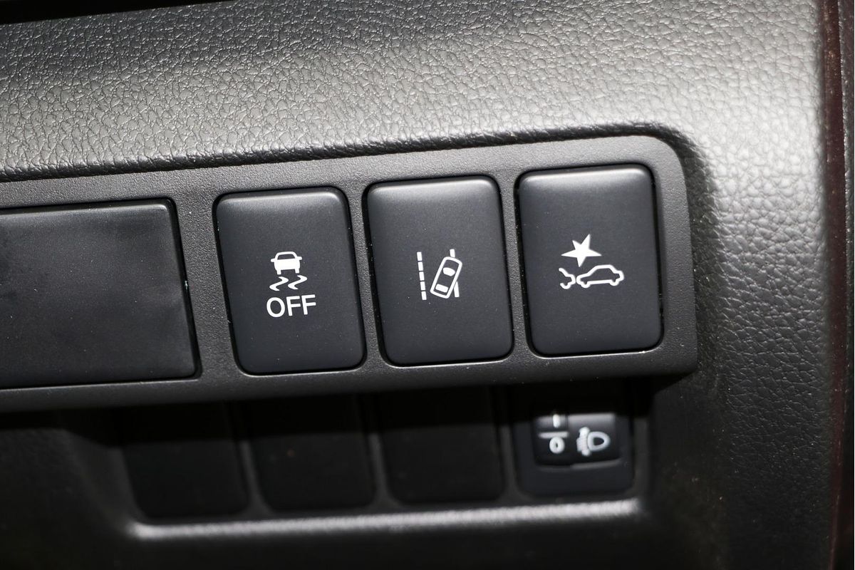 2024 Mitsubishi Eclipse Cross LS YB