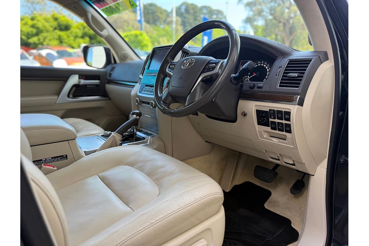 2019 Toyota Landcruiser Sahara VDJ200R