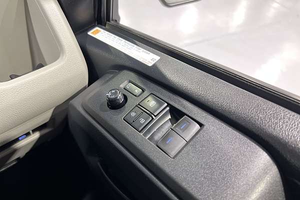 2019 Toyota Hiace Commuter GDH322R