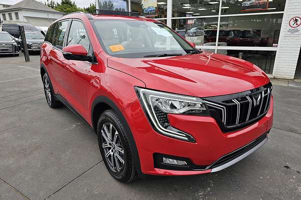 2024 Mahindra XUV700 AX7L