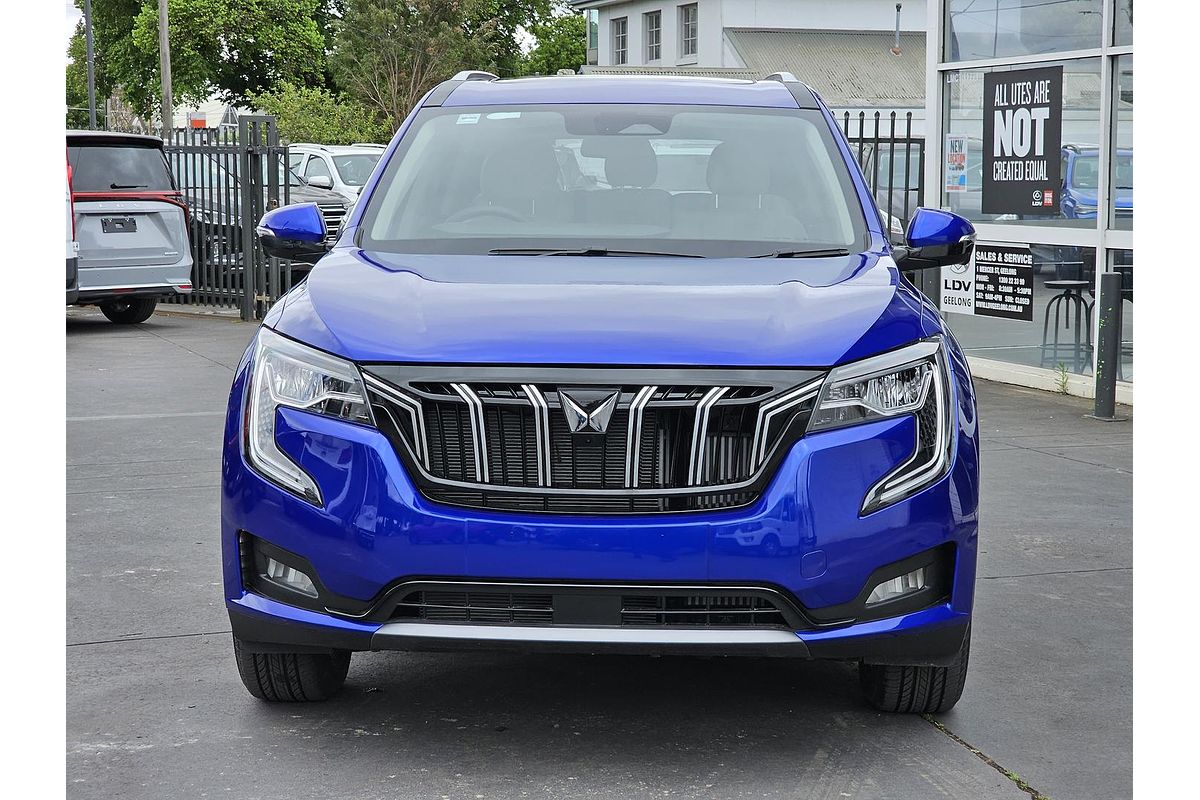 2024 Mahindra XUV700 AX7L