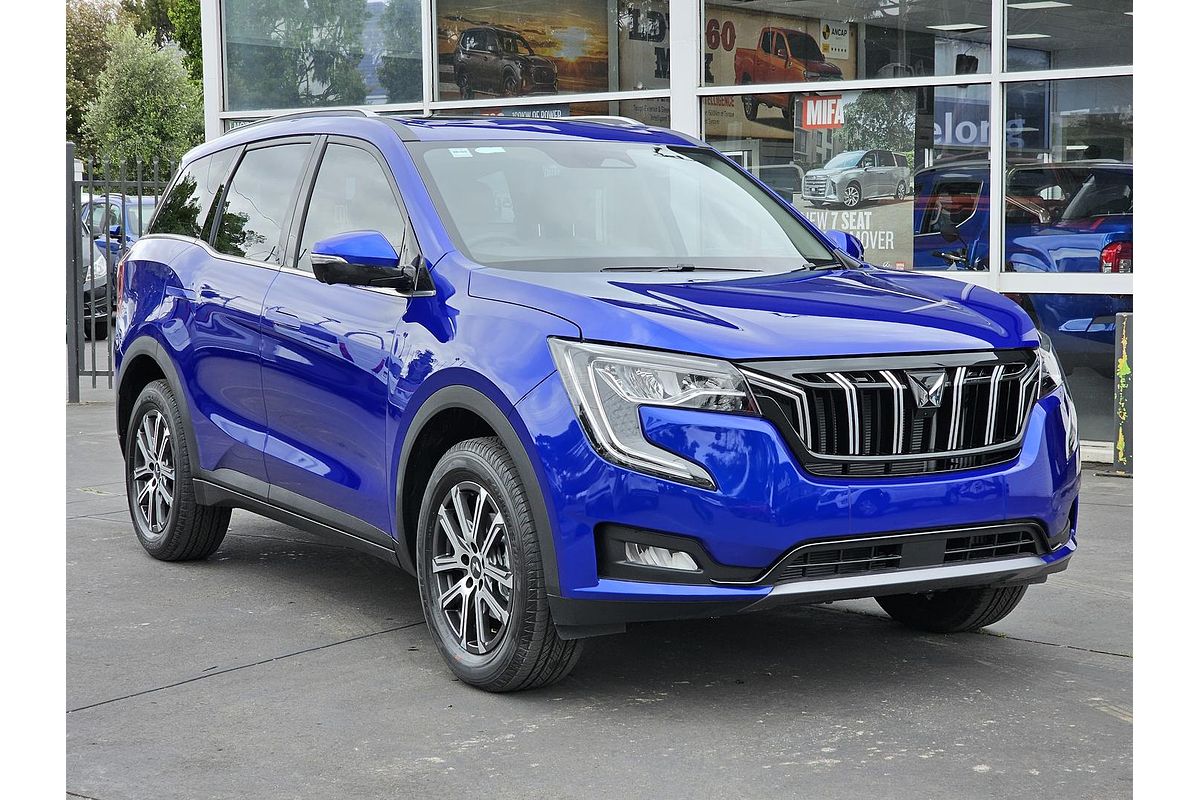 2024 Mahindra XUV700 AX7L