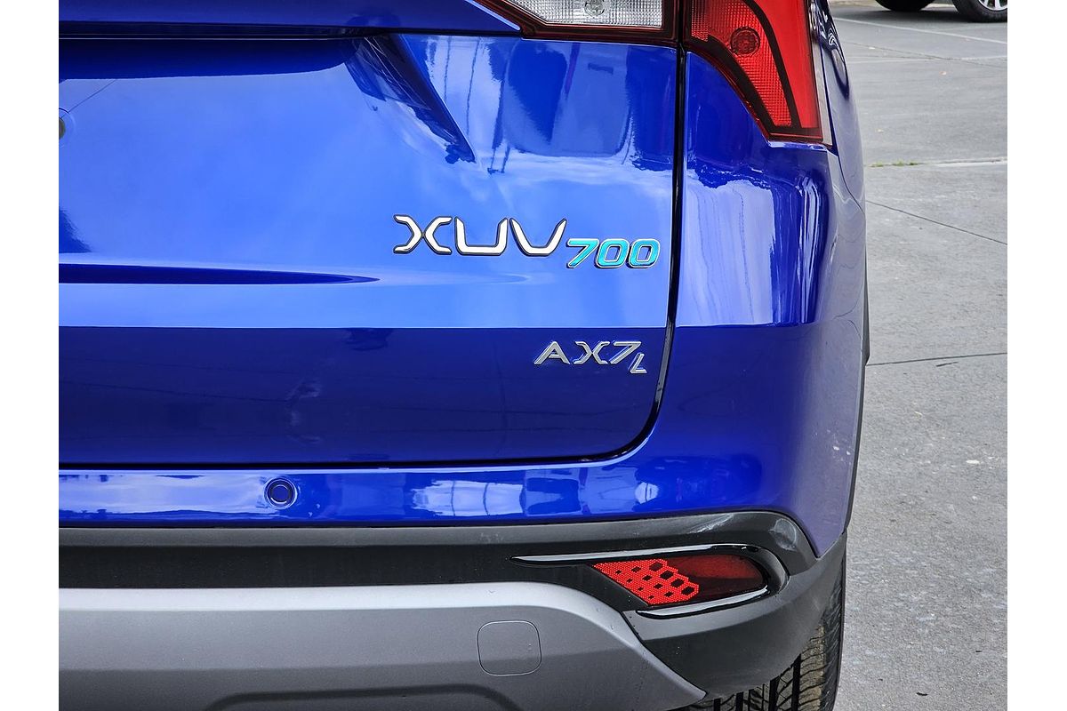 2024 Mahindra XUV700 AX7L