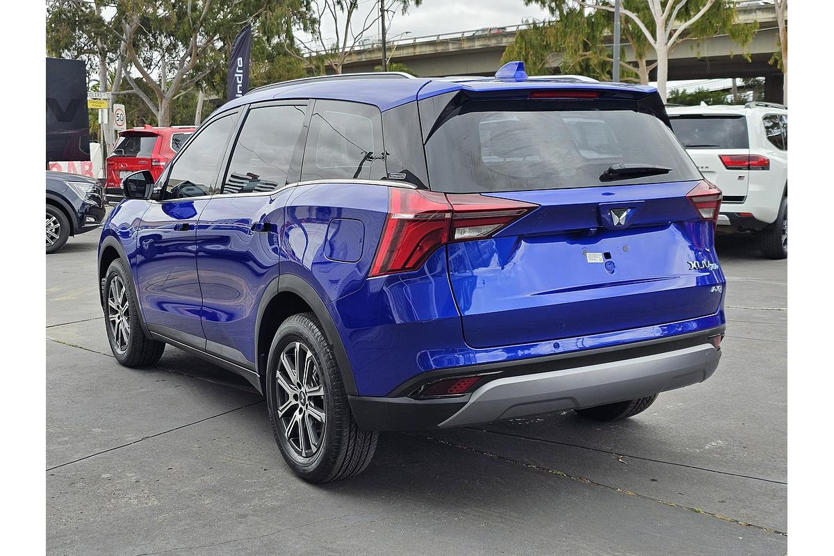 2024 Mahindra XUV700 AX7L