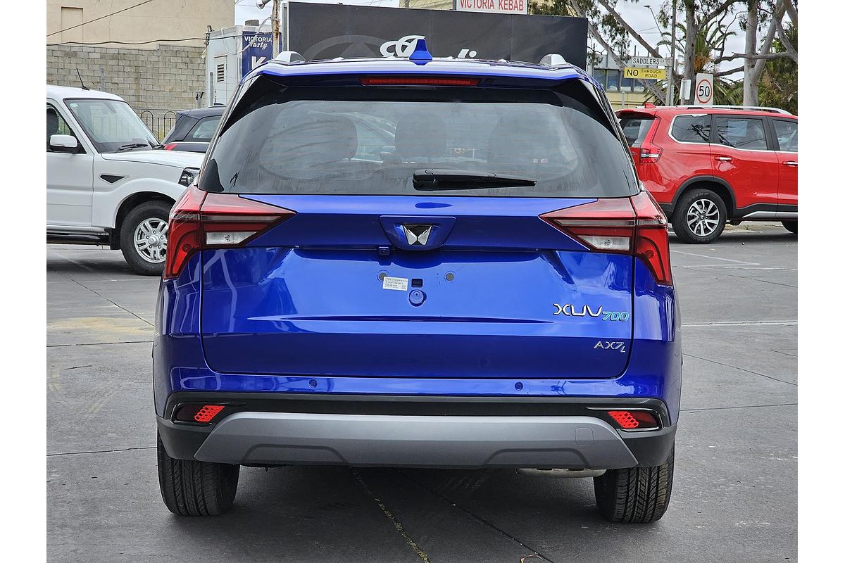 2024 Mahindra XUV700 AX7L