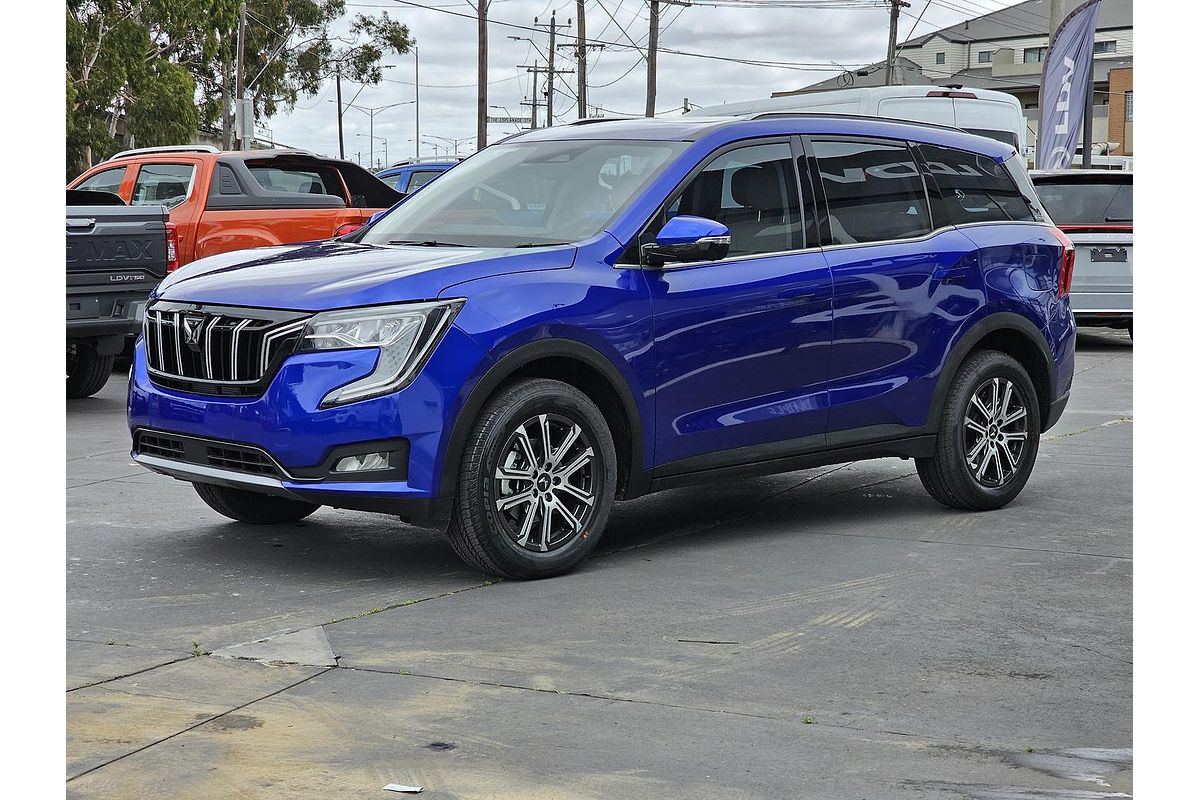2024 Mahindra XUV700 AX7L