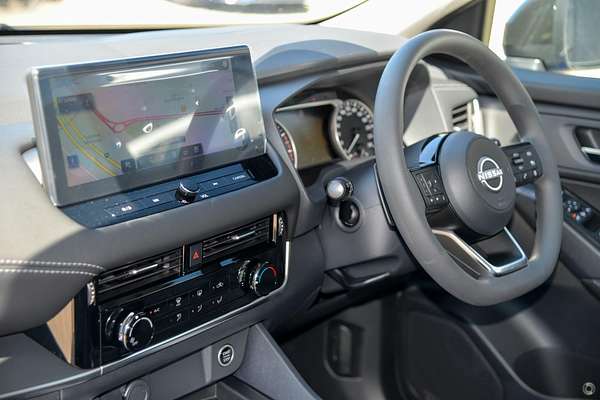 2024 Nissan QASHQAI ST+ J12