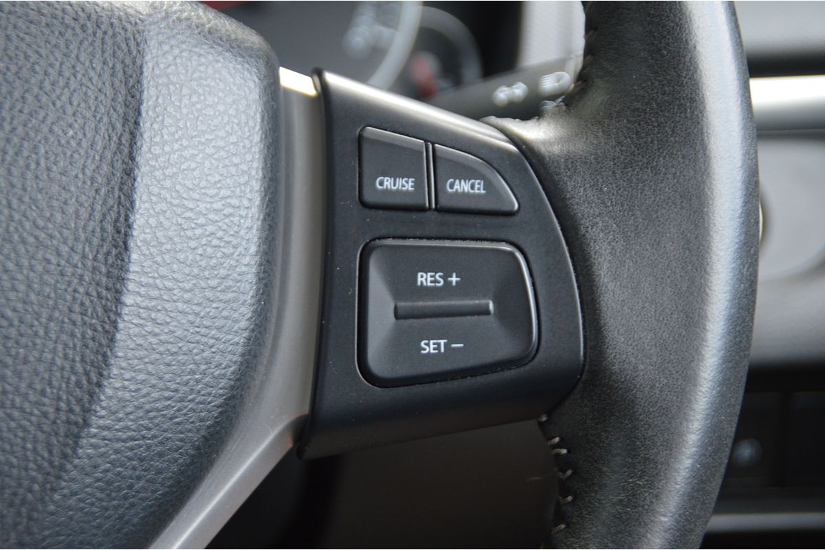 2015 Suzuki Swift GLX Navigator FZ