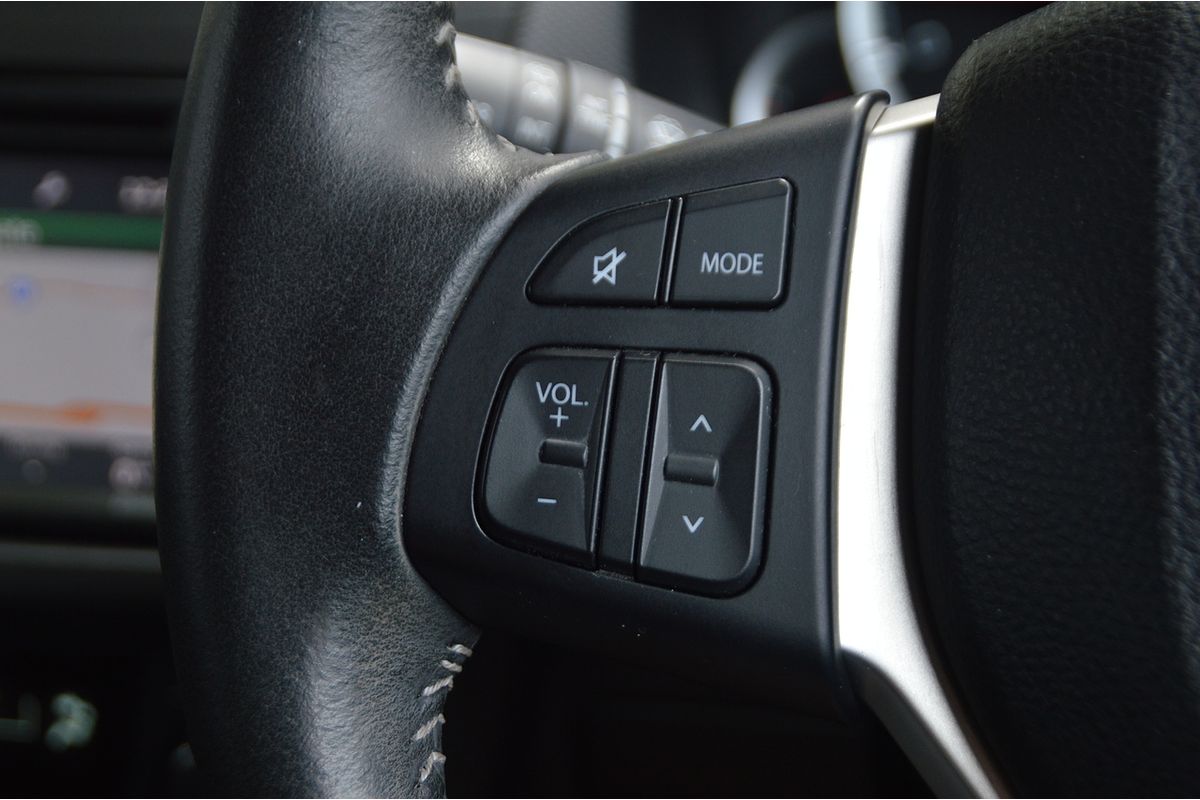 2015 Suzuki Swift GLX Navigator FZ