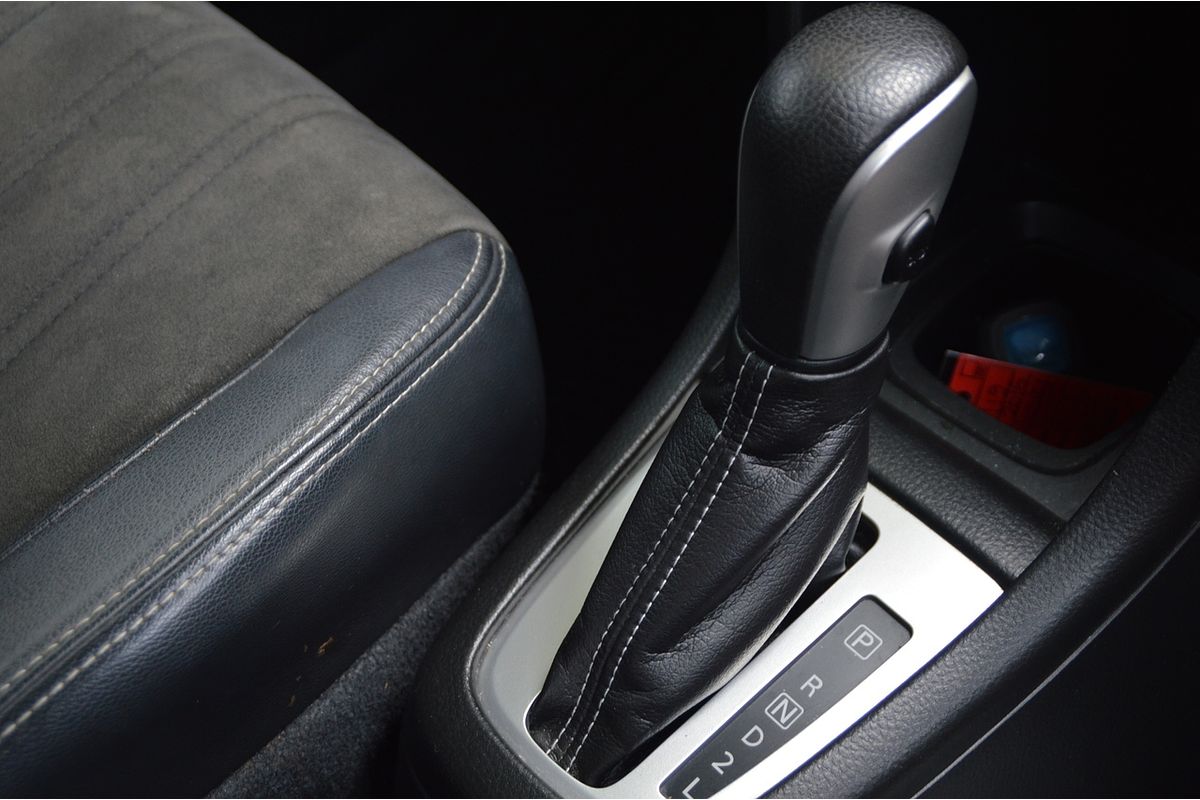 2015 Suzuki Swift GLX Navigator FZ