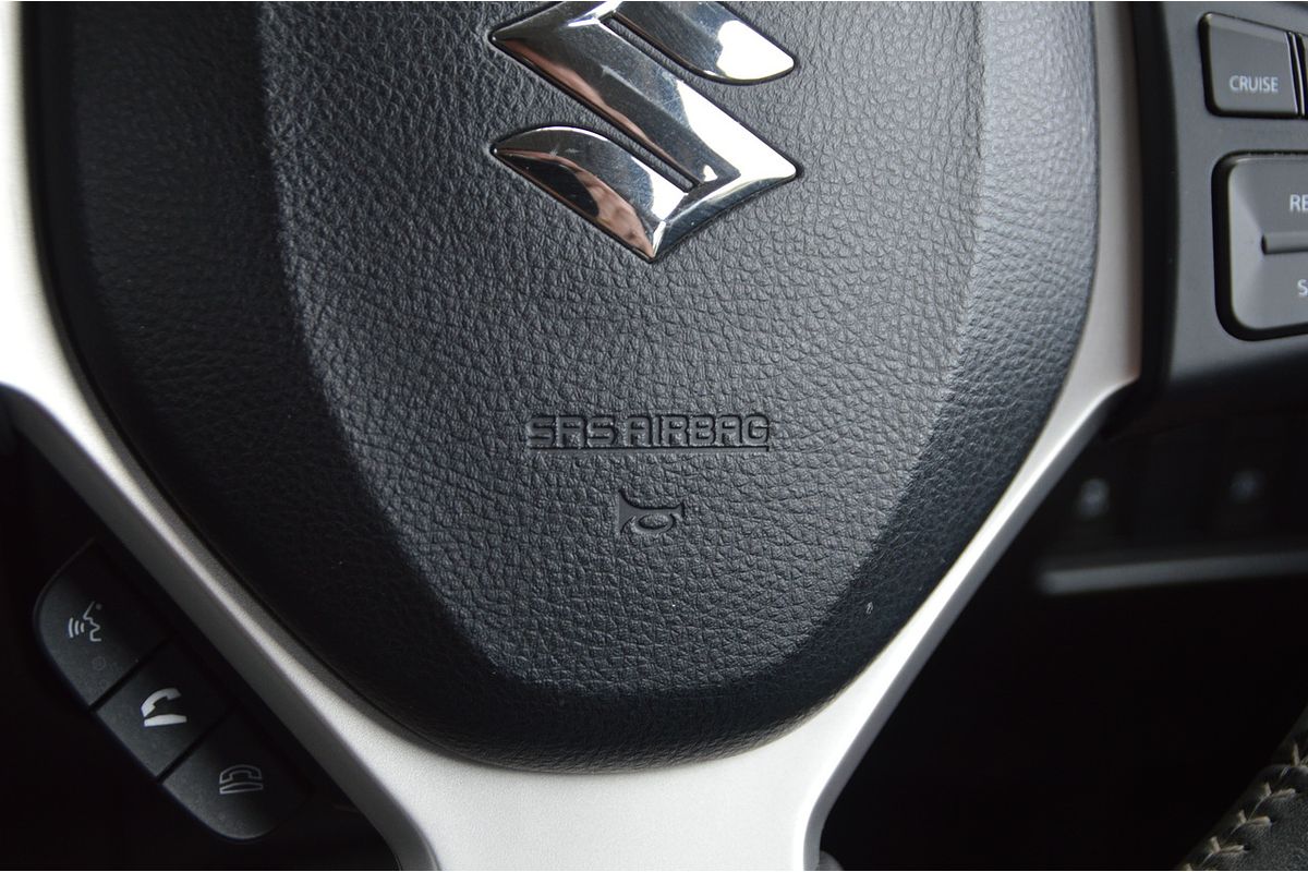 2015 Suzuki Swift GLX Navigator FZ