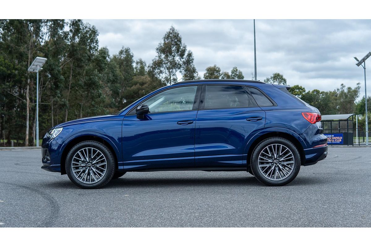 2024 Audi Q3 35 TFSI Dynamic Black F3