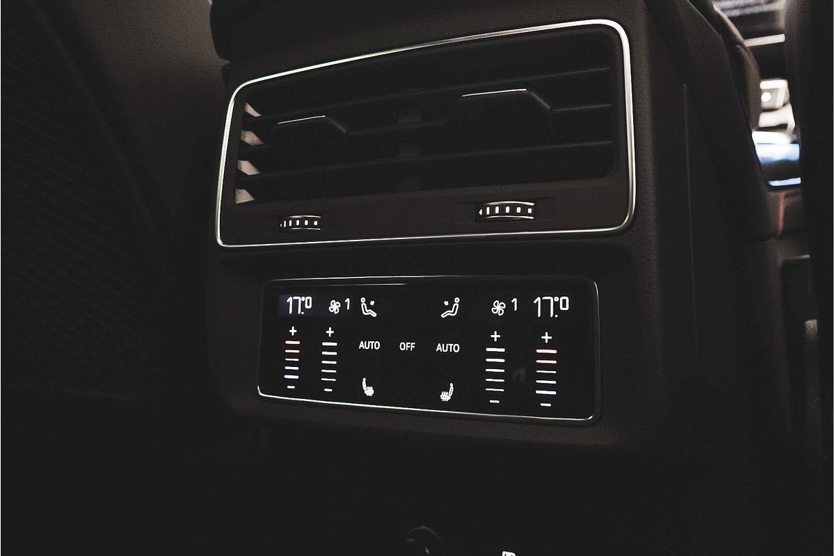 2023 Audi RS Q8 TFSI F1