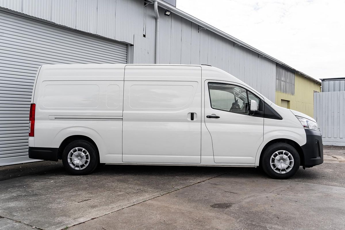 2022 Toyota Hiace GDH320R