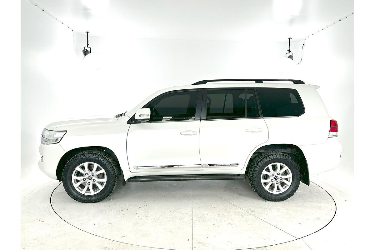 2017 Toyota Landcruiser Sahara VDJ200R