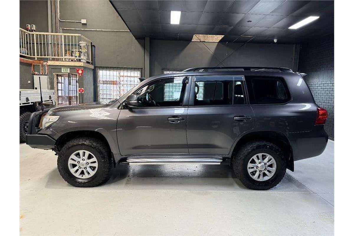 2012 Toyota Landcruiser GXL VDJ200R