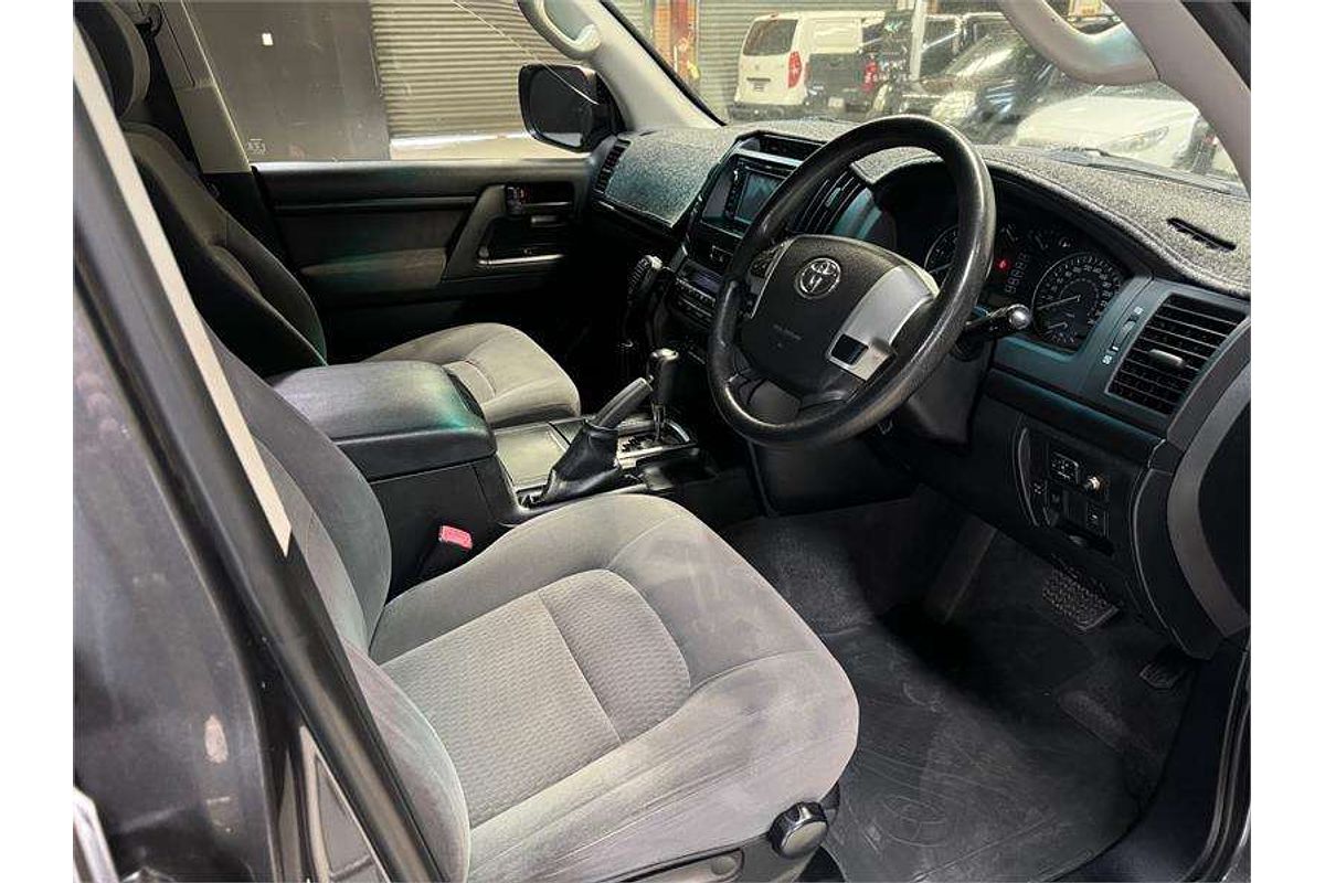2012 Toyota Landcruiser GXL VDJ200R