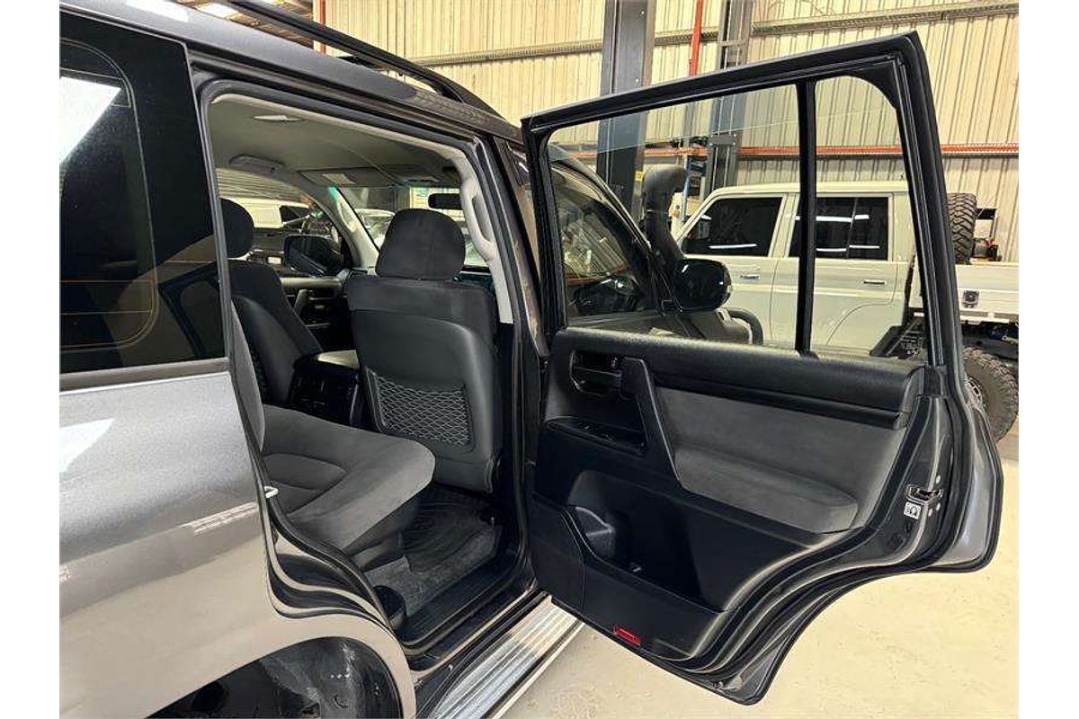 2012 Toyota Landcruiser GXL VDJ200R