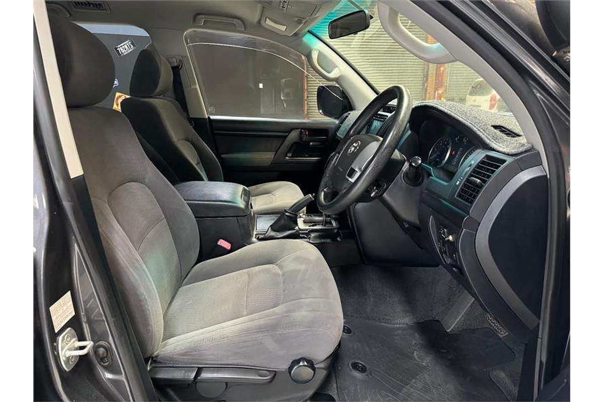 2012 Toyota Landcruiser GXL VDJ200R