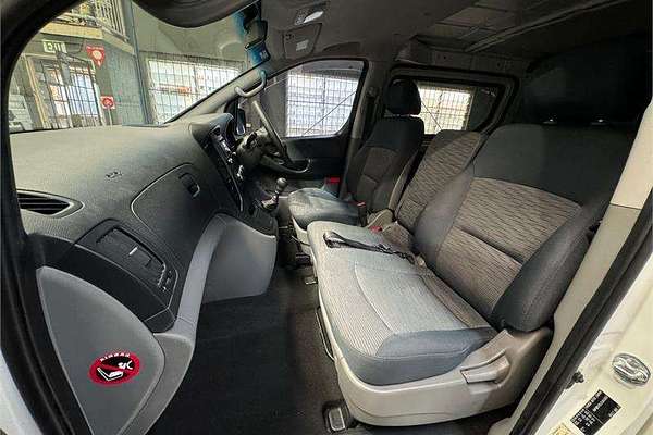 2014 Hyundai iLoad  TQ2-V