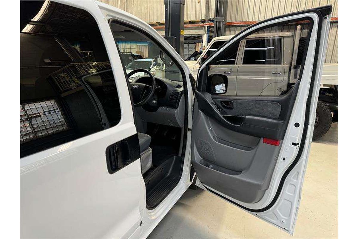 2014 Hyundai iLoad  TQ2-V
