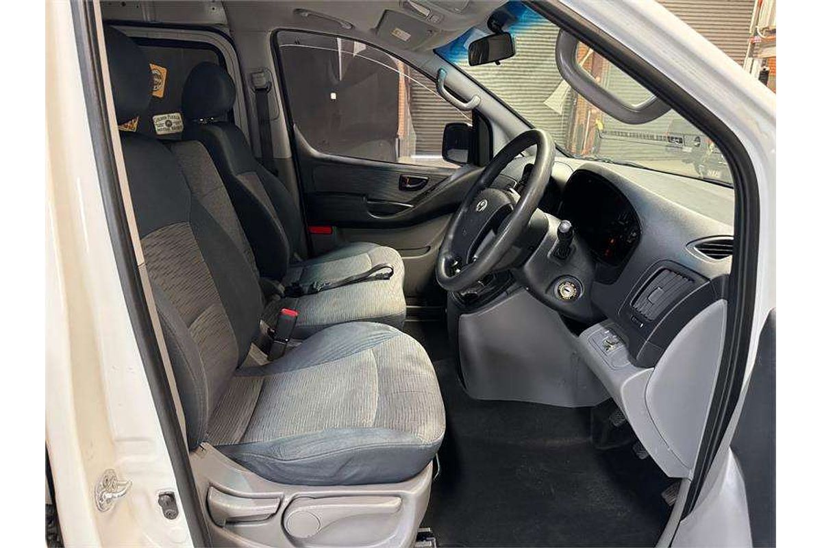 2014 Hyundai iLoad  TQ2-V