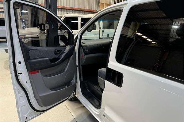 2014 Hyundai iLoad  TQ2-V