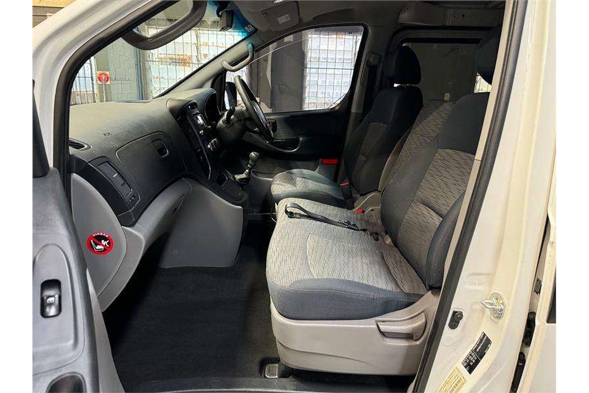 2014 Hyundai iLoad  TQ2-V