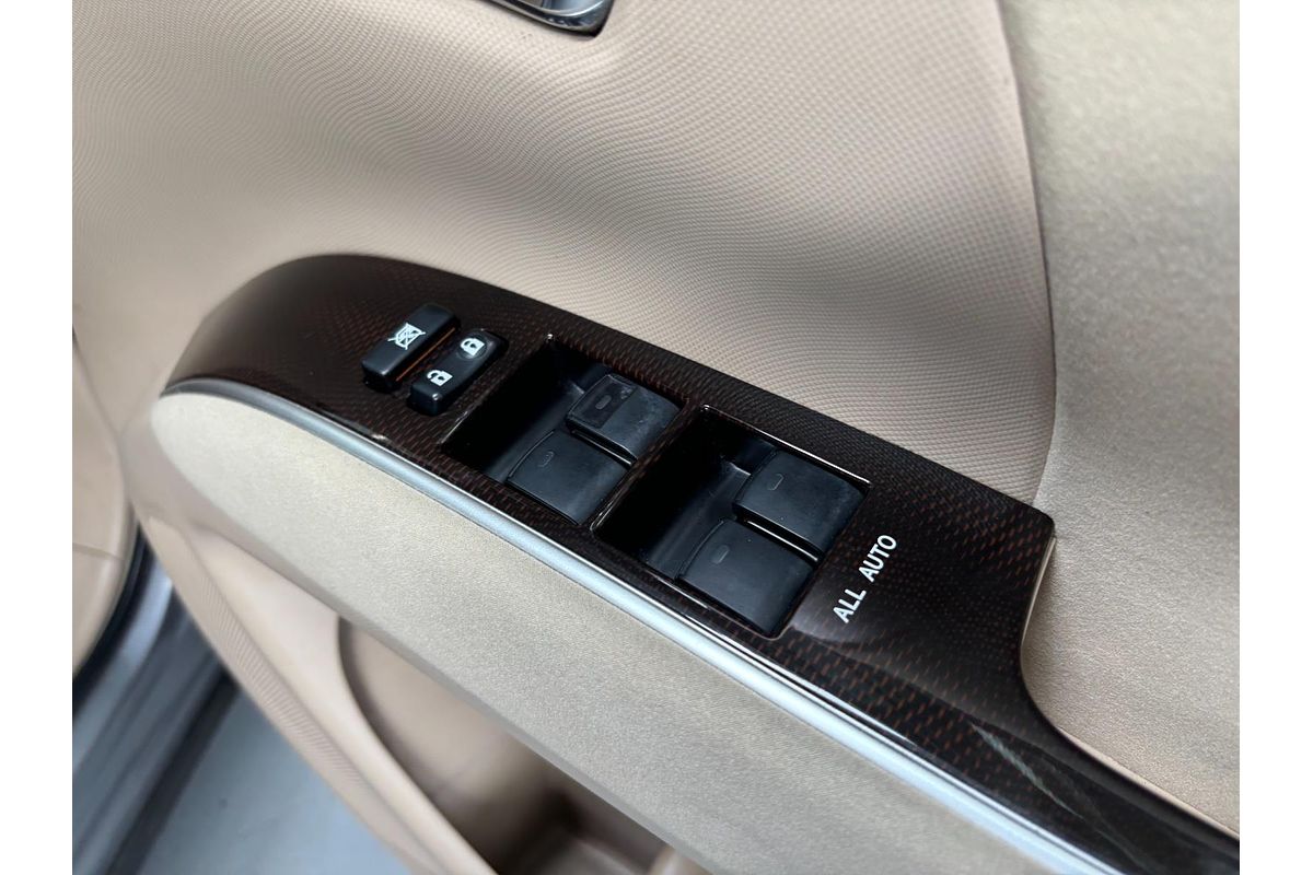 2013 Toyota Estima Hybrid Hybrid Aeras AHR20