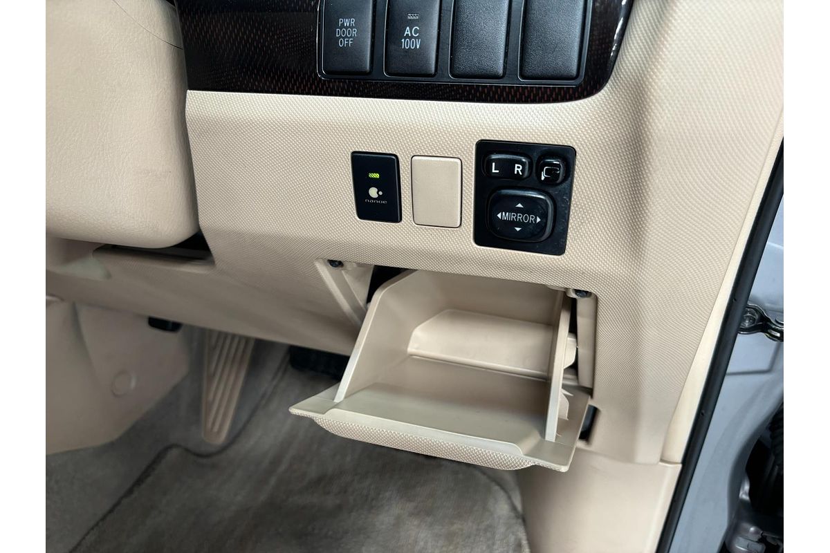 2013 Toyota Estima Hybrid Hybrid Aeras AHR20