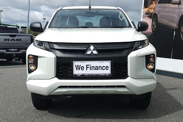 2023 Mitsubishi Triton GLX MR 4X4