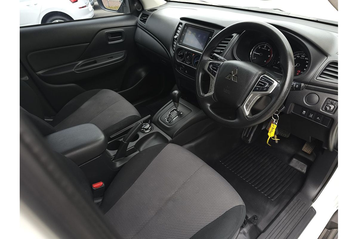 2023 Mitsubishi Triton GLX MR 4X4