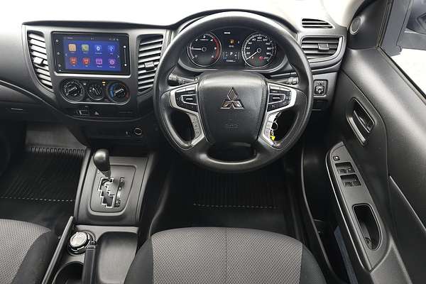 2023 Mitsubishi Triton GLX MR 4X4