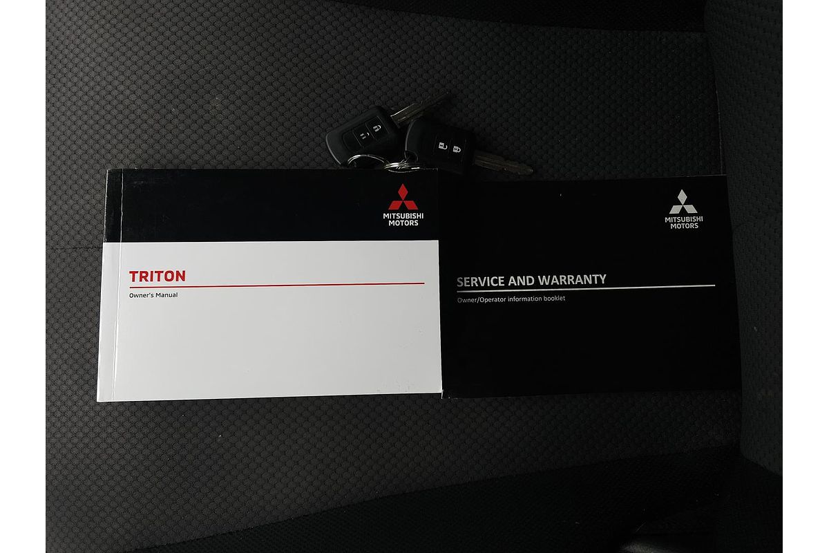 2023 Mitsubishi Triton GLX MR 4X4