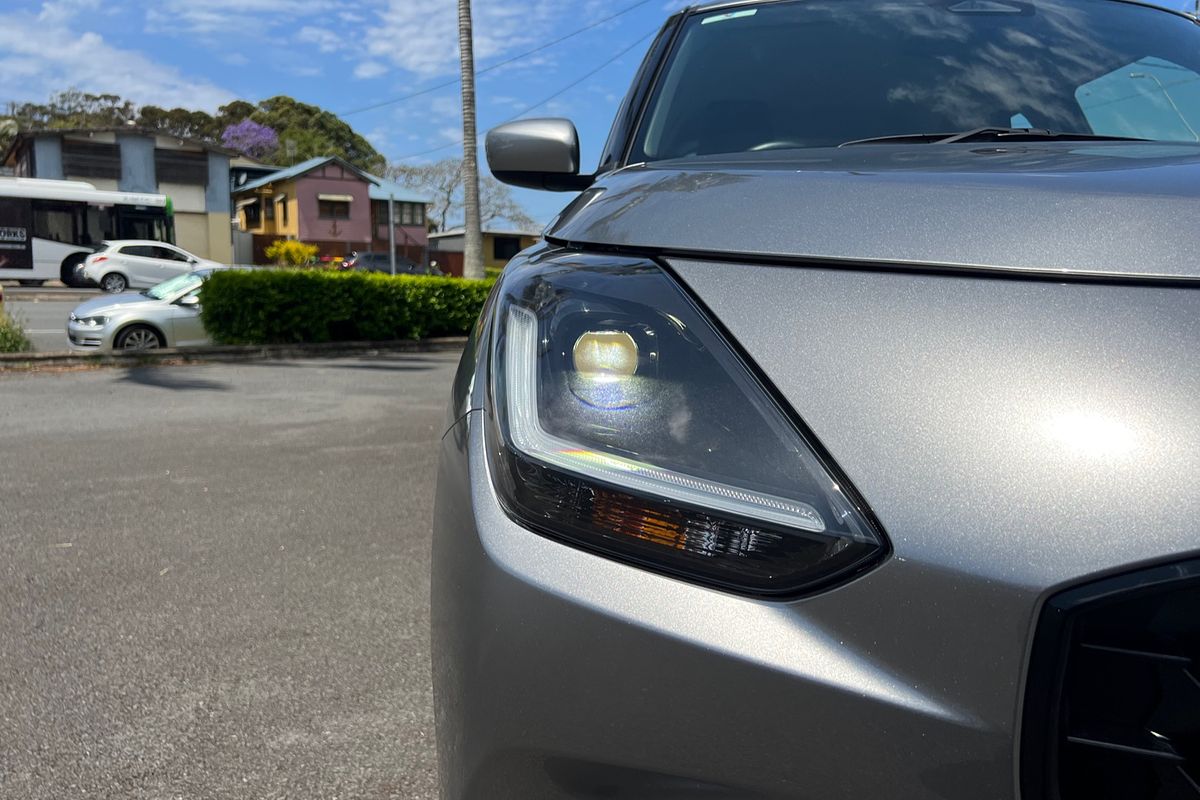 2024 Suzuki Swift Hybrid UZ