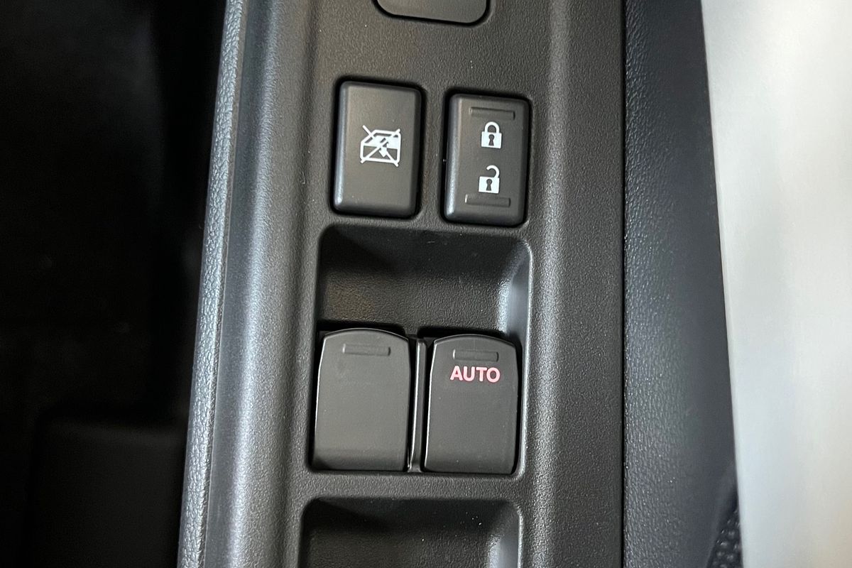 2024 Suzuki Swift Hybrid UZ