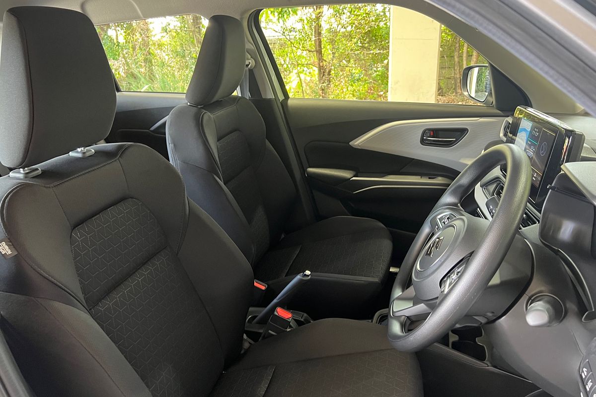 2024 Suzuki Swift Hybrid UZ