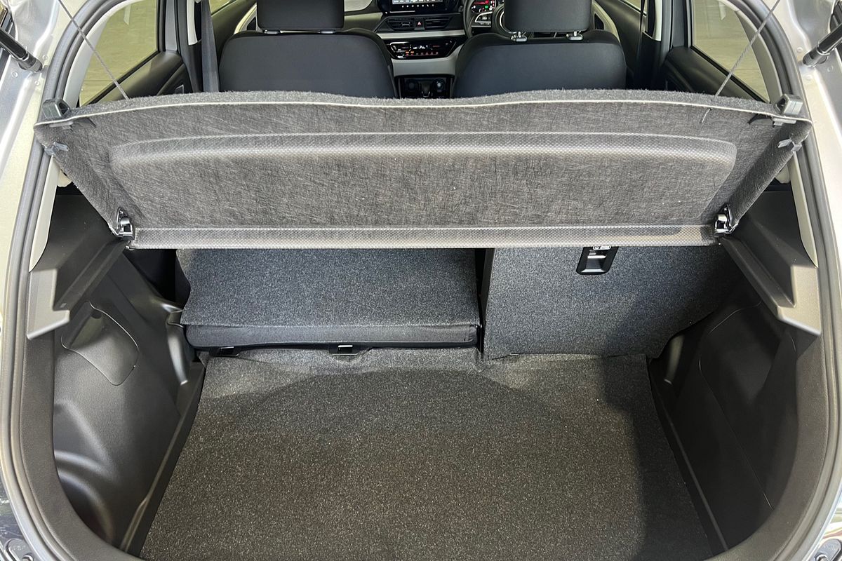 2024 Suzuki Swift Hybrid UZ