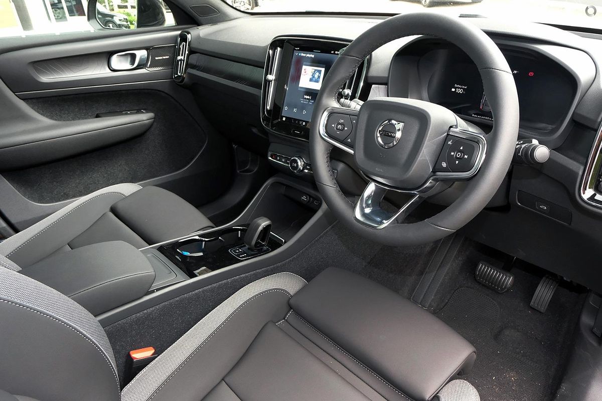 2024 Volvo C40 Recharge Twin