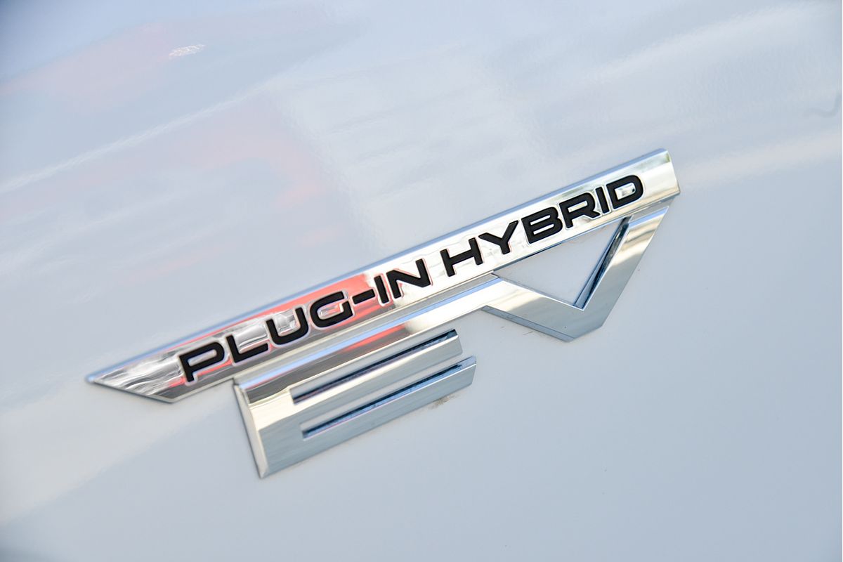 2024 Mitsubishi Eclipse Cross PHEV ES YB